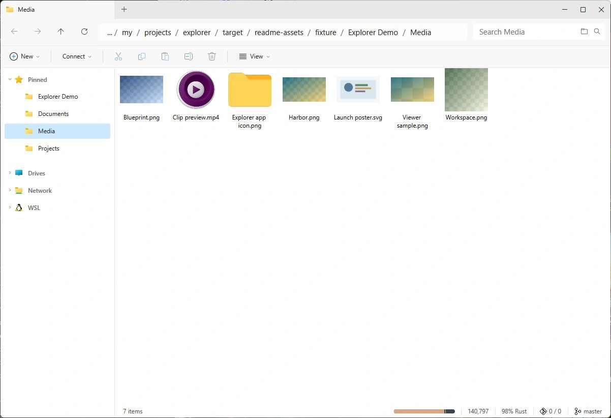 Explorer displaying demo images as large thumbnails in the Media folder
